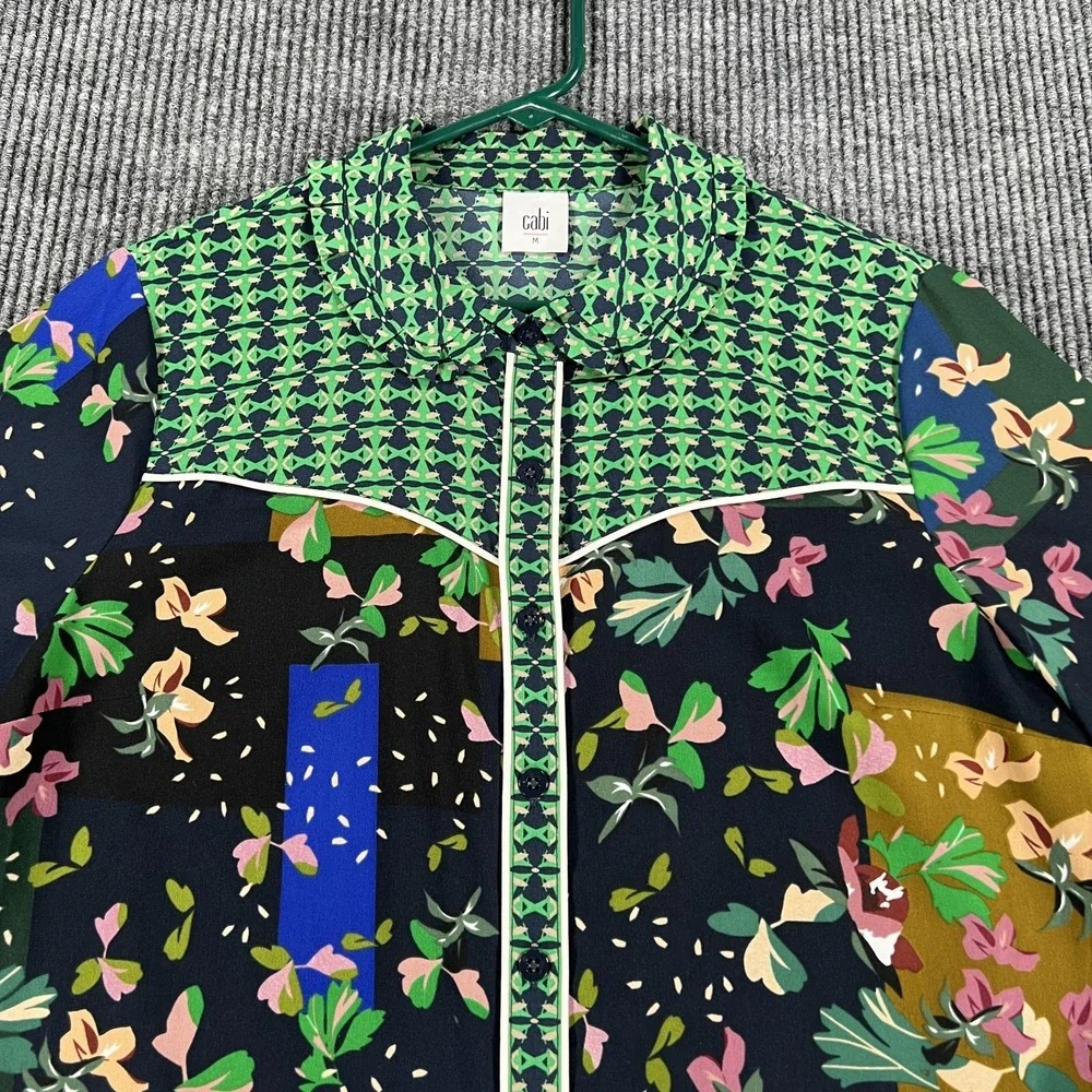 Cabi Shirt Womens Medium‎ Multicolor Floral Geometric Button Up Blouse Top 5520 - Picture 2 of 15